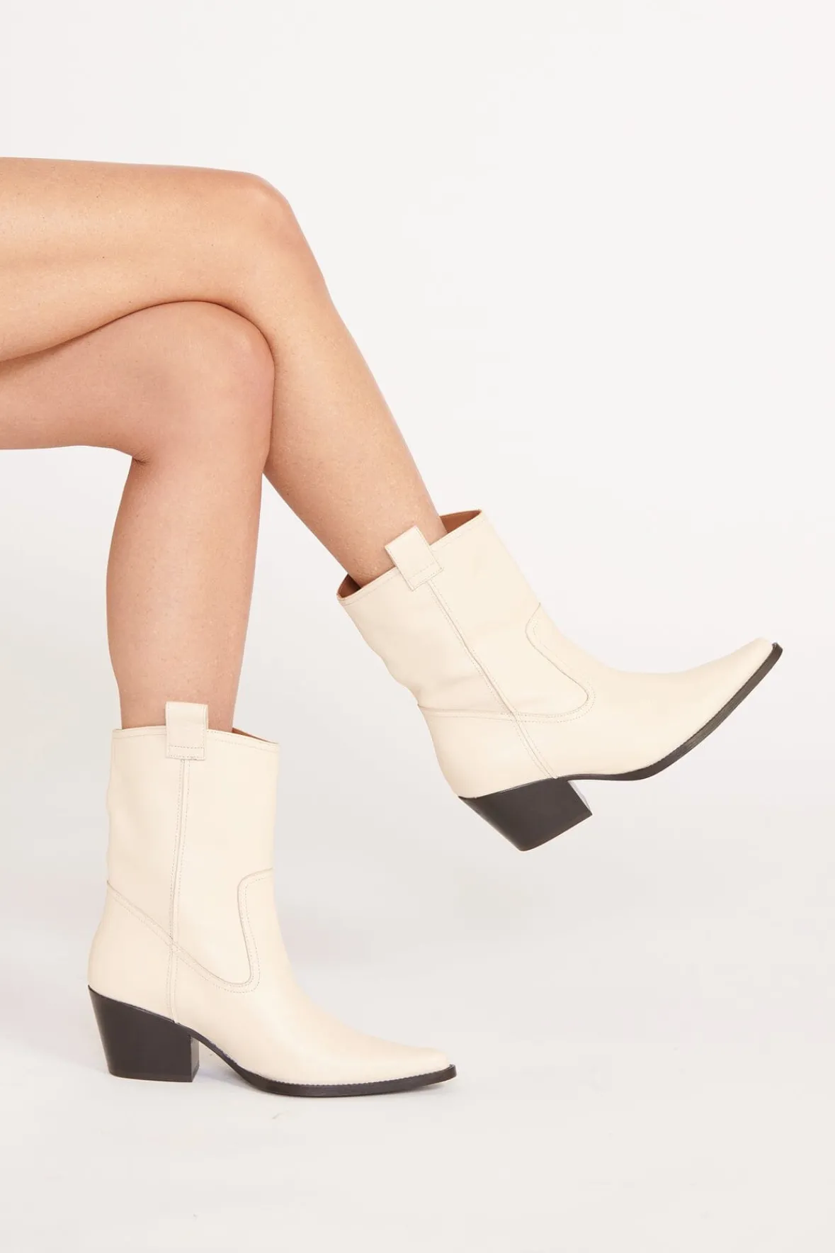 Boots<STAUD JUNE BOOT CREAM