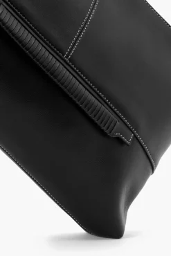 Clutches<STAUD LEO CLUTCH   BLACK
