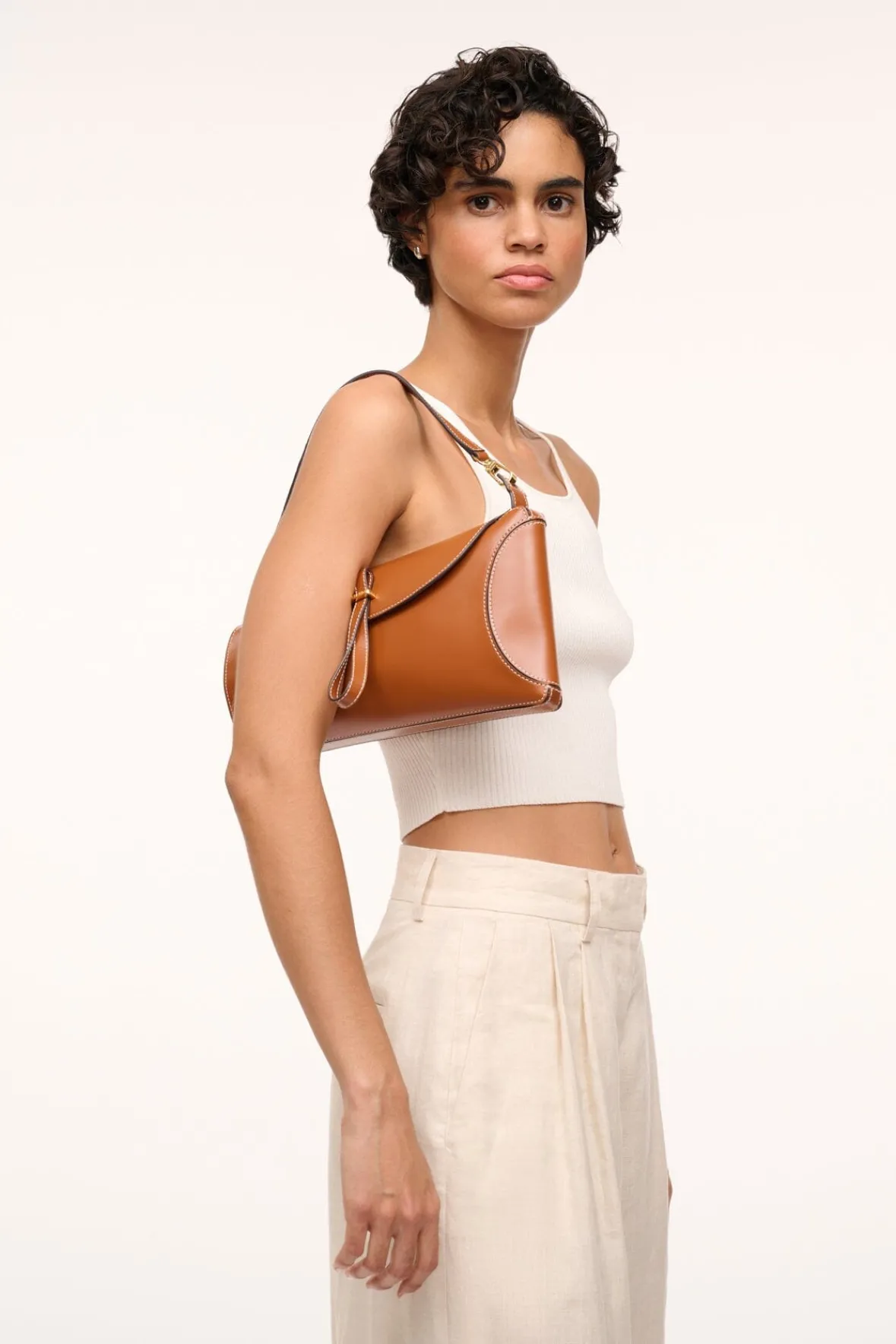 Sofya<STAUD SOFYA SHOULDER BAG TAN